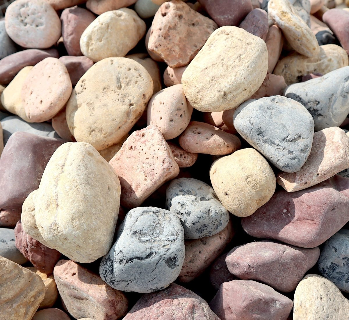 Mix Color River stone "Natural Garden Material" - Greensouq -