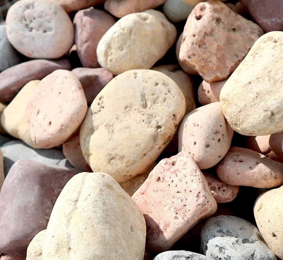 Mix Color River stone "Natural Garden Material" - Greensouq -